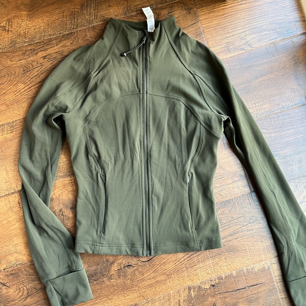 Lululemon cropped nulu define jacket sz 4